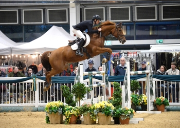 Alex Barr wins the Winter Grand Prix at Aintree Winter Class Show